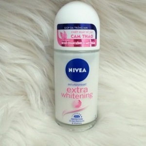 Lăn khử mùi NIVEA EXTRA WHITENING 50ML